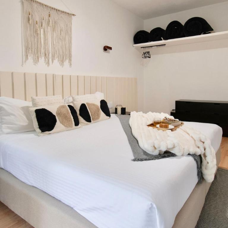Peace and Comfort, Spacious House for 16 plus Guests - Apartment - 46
