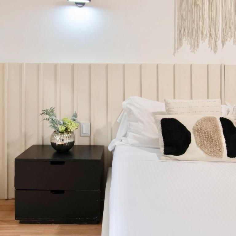 Peace and Comfort, Spacious House for 16 plus Guests - Apartment - 50