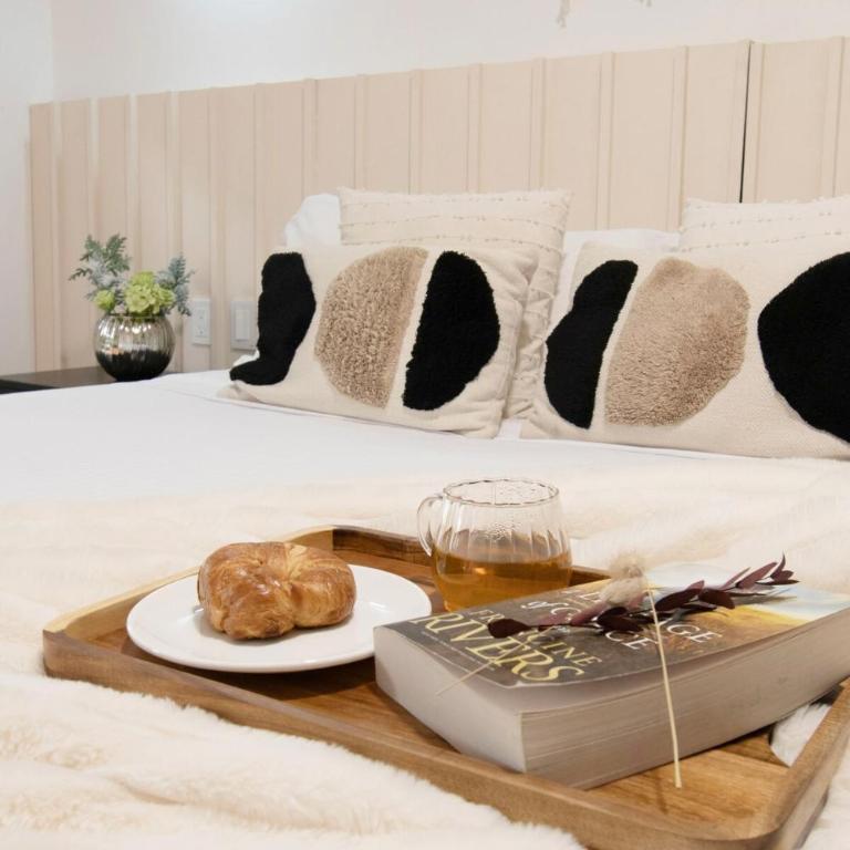 Peace and Comfort, Spacious House for 16 plus Guests - Apartment - 53