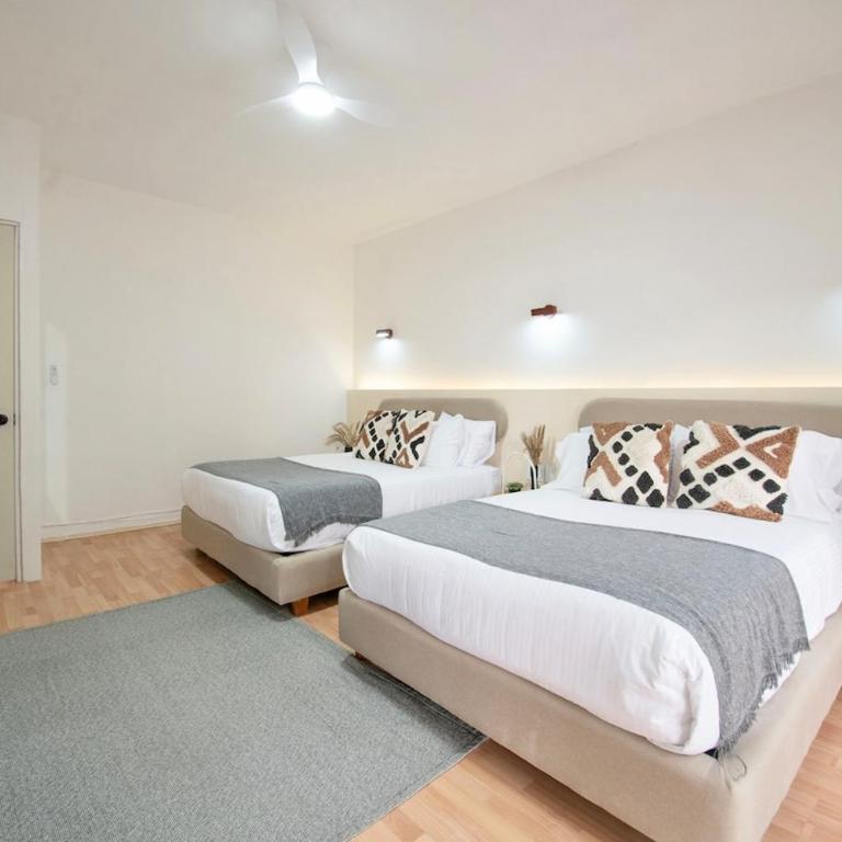 Peace and Comfort, Spacious House for 16 plus Guests - Apartment - 56