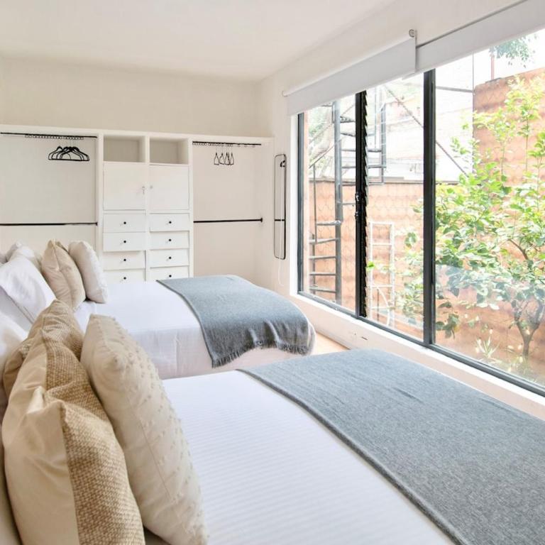 Peace and Comfort, Spacious House for 16 plus Guests - Apartment - 86