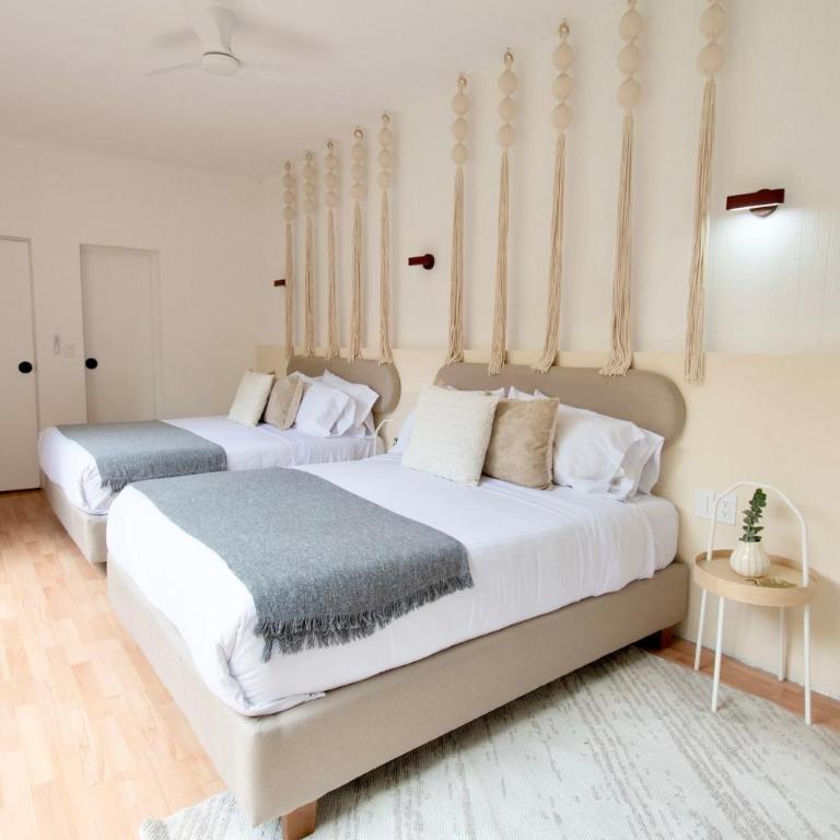Peace and Comfort, Spacious House for 16 plus Guests - Apartment - 89