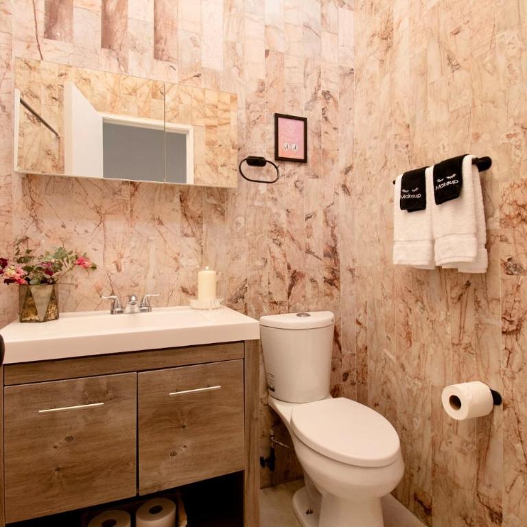 Peace and Comfort, Spacious House for 16 plus Guests - Apartment - 93