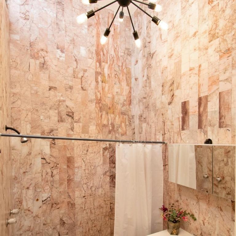 Peace and Comfort, Spacious House for 16 plus Guests - Apartment - 100