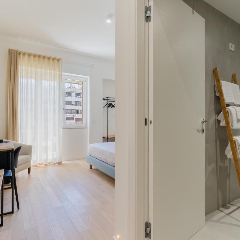 VIRA Concept Rooms - Lecce Selection - Zimmer mit Kingsize-Bett und Balkon - 7