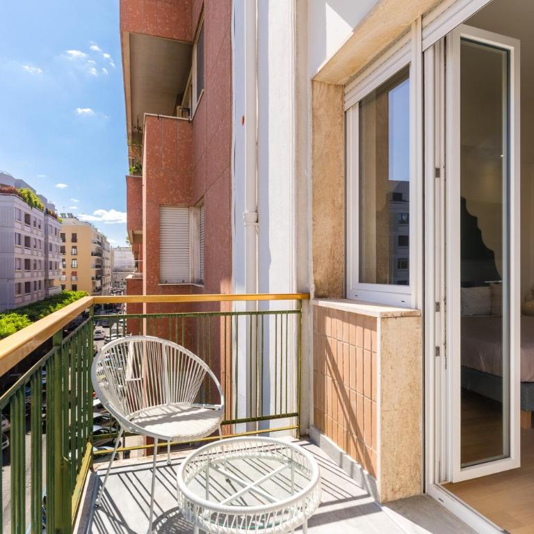 VIRA Concept Rooms - Lecce Selection - Zimmer mit Kingsize-Bett und Balkon - 2