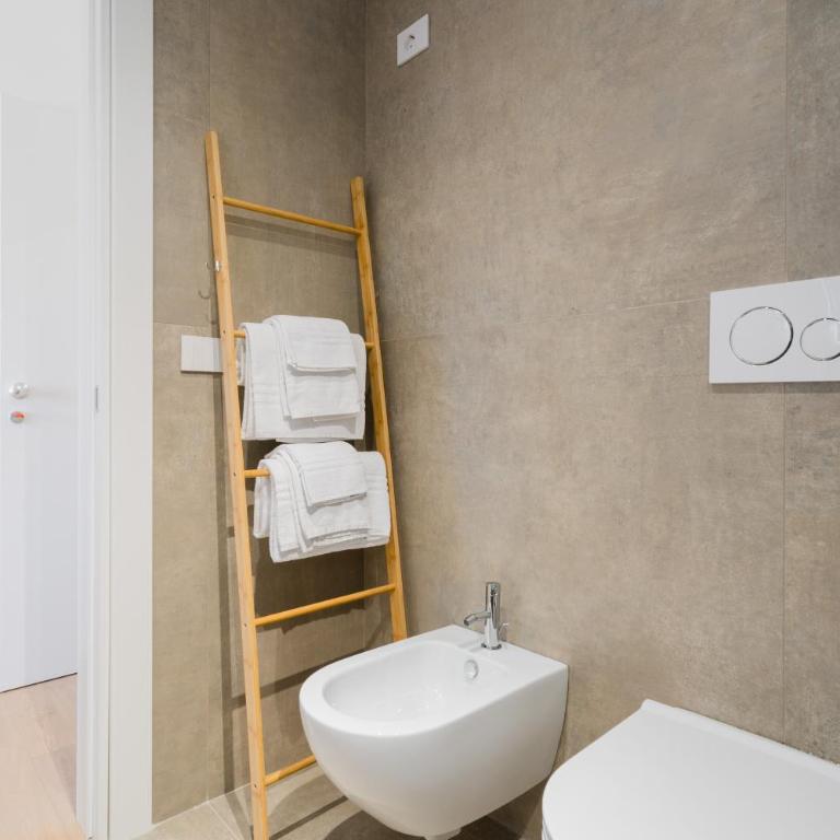 VIRA Concept Rooms - Lecce Selection - Zimmer mit Kingsize-Bett und Balkon - 6