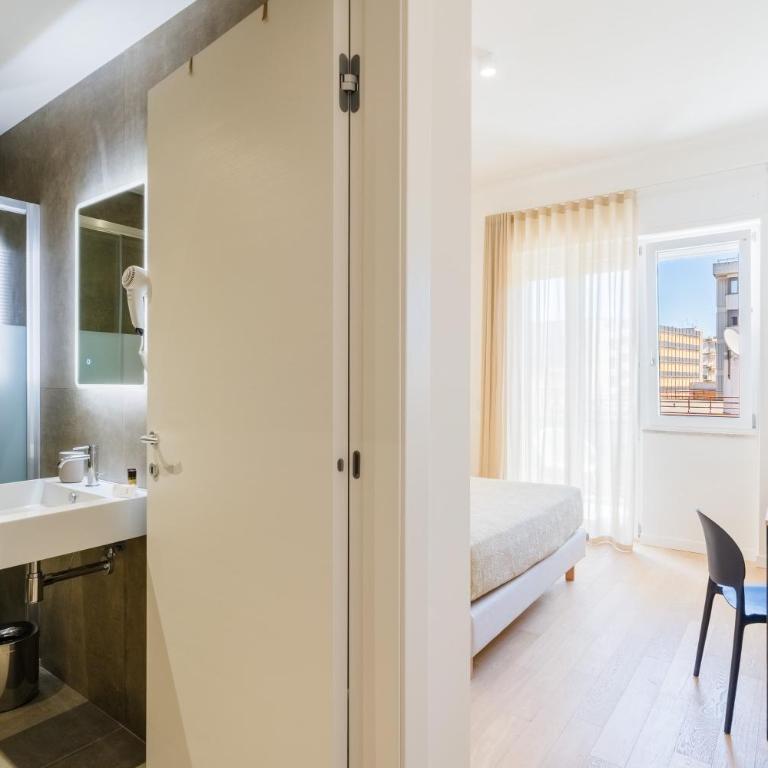 VIRA Concept Rooms - Lecce Selection - Zimmer mit Kingsize-Bett und Balkon - 5