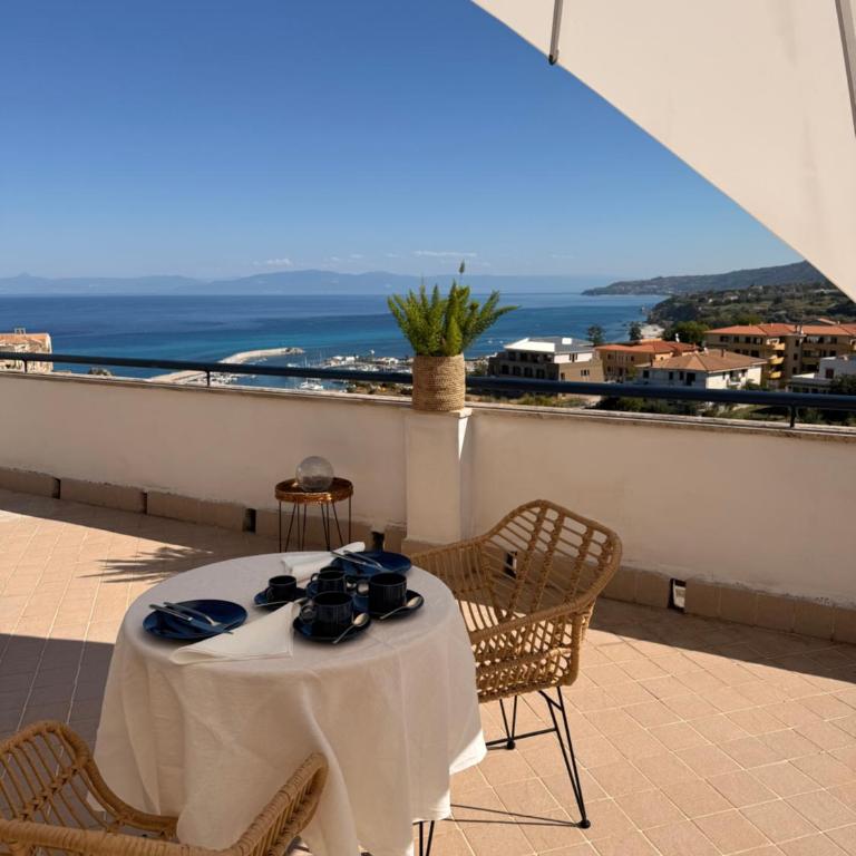 Emmesse rooms & infinite blue - Camera Queen con Balcone - 7