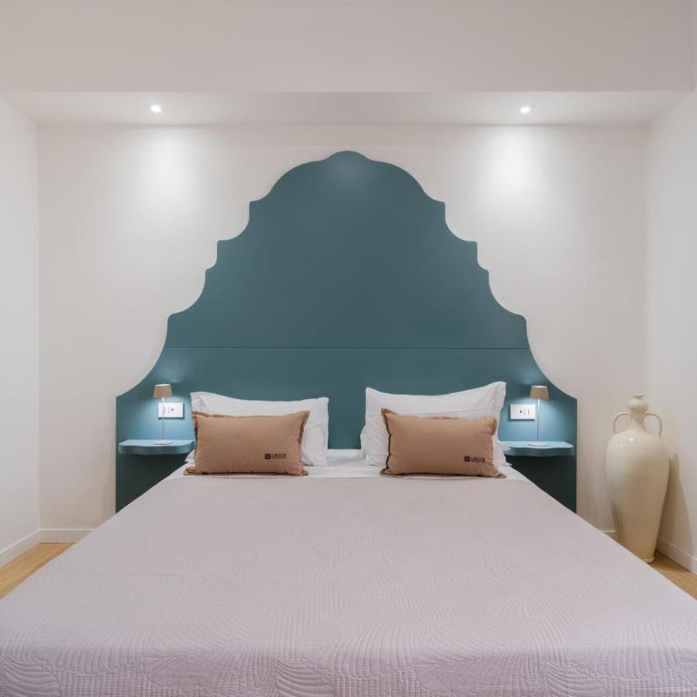 VIRA Concept Rooms - Lecce Selection - Zimmer mit Kingsize-Bett und Balkon - 3
