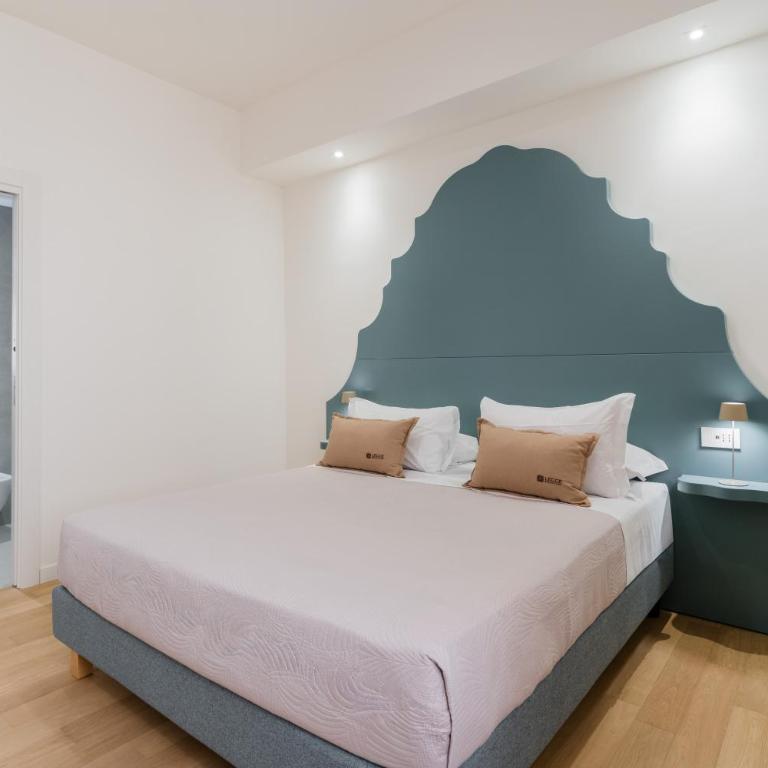 VIRA Concept Rooms - Lecce Selection - Zimmer mit Kingsize-Bett und Balkon - 4