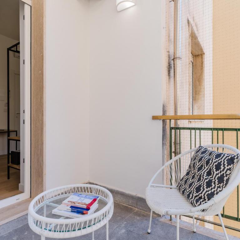 VIRA Concept Rooms - Lecce Selection - Zimmer mit Kingsize-Bett und Balkon - 9