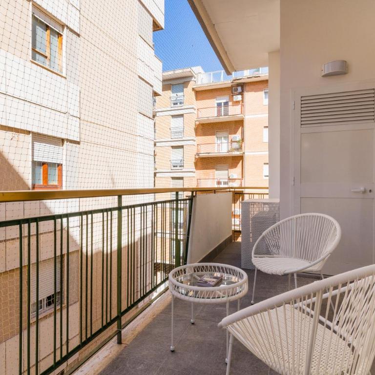 VIRA Concept Rooms - Lecce Selection - Zimmer mit Kingsize-Bett und Balkon - 9