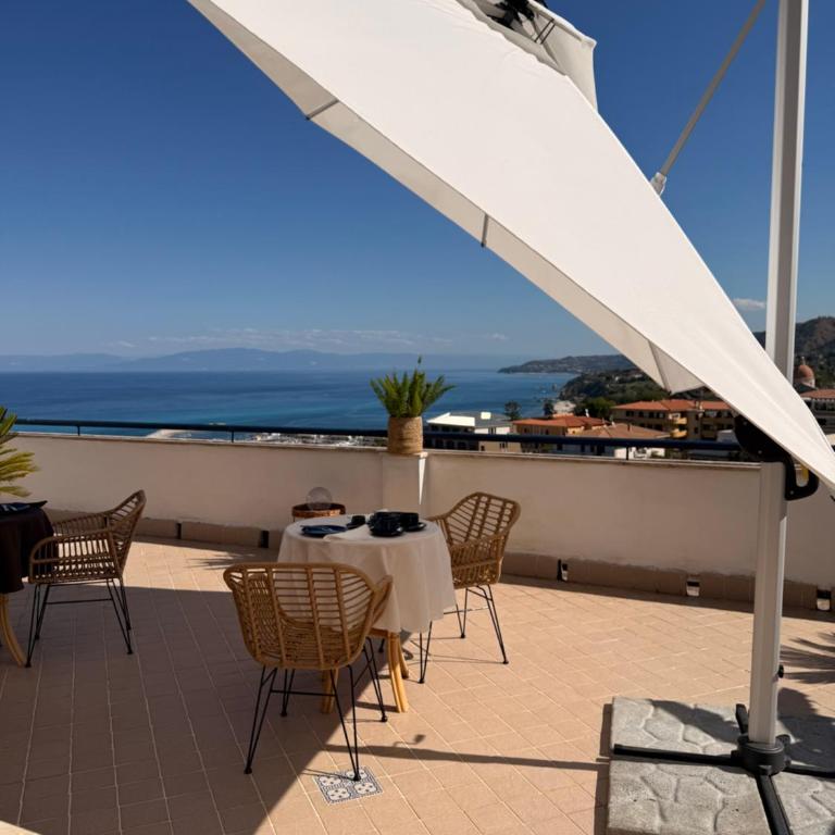Emmesse rooms & infinite blue - Camera Queen con Balcone - 8
