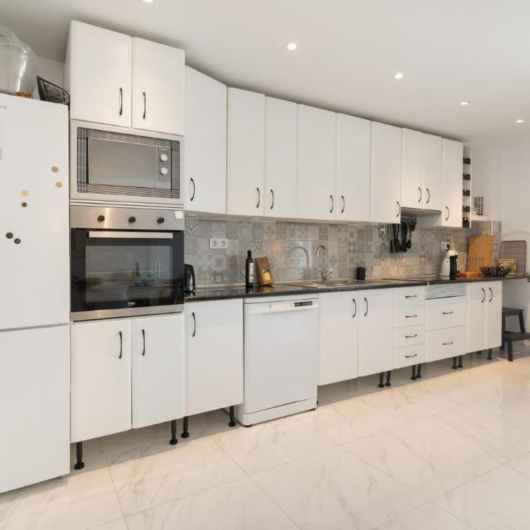Casa Chana - Premium Apartment mit 3 Schlafzimmern und Balkon - 7