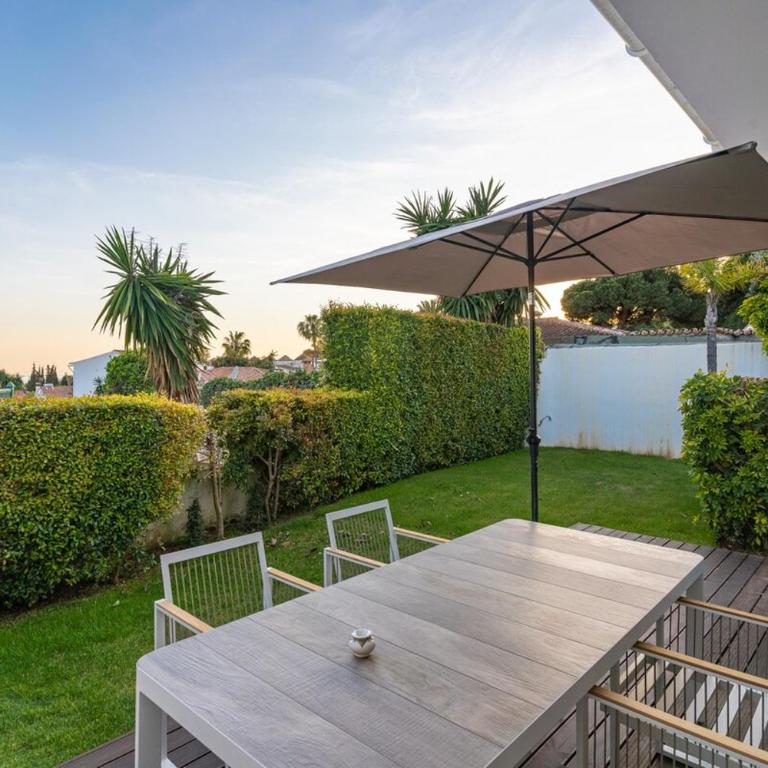 Villa Madrugada, beachside villa in Costabella - Villa - 81