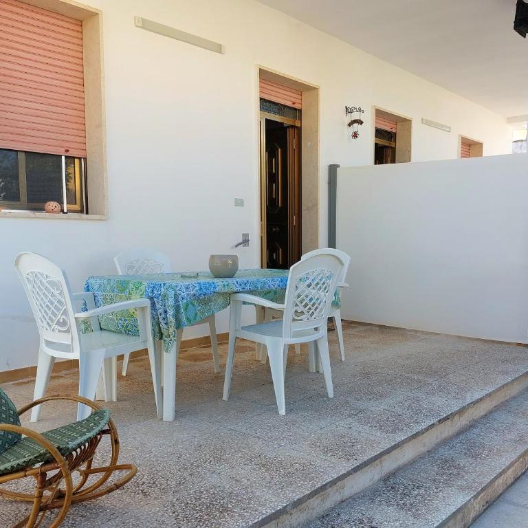 La veranda dei nonni - Appartamenti in villetta vicino al mare - Appartamento con 2 Camere da Letto e Vista Giardino - 4