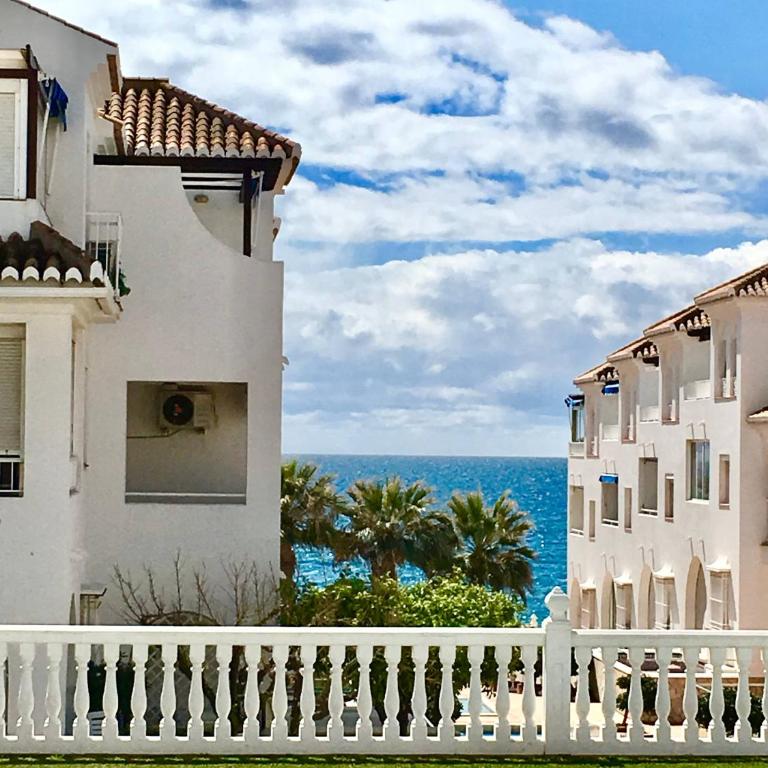Modern 2-bed 2-bathroom by the pool Las Fuentes de Nerja - Apartamento - 19