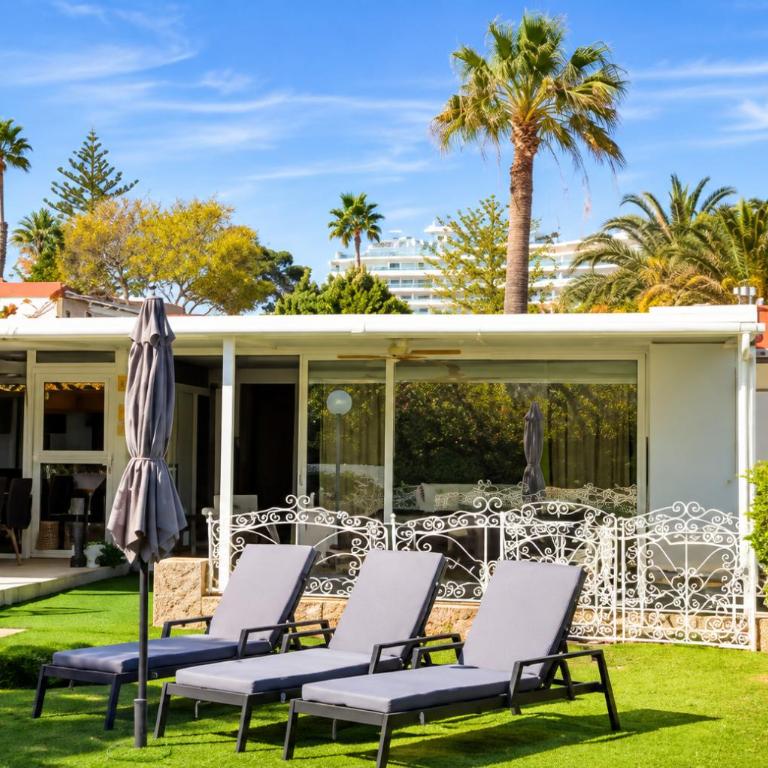 Avant Holidays San Agustin by CanaryScape - communal heated pool - Casa de 4 dormitorios - 2