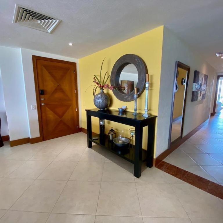 Disfruta elegancia y vistas al mar en Grand Venetia - Apartment - 4