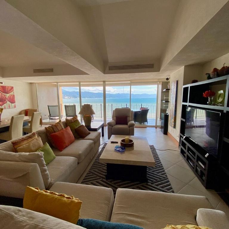 Disfruta elegancia y vistas al mar en Grand Venetia - Apartment - 17