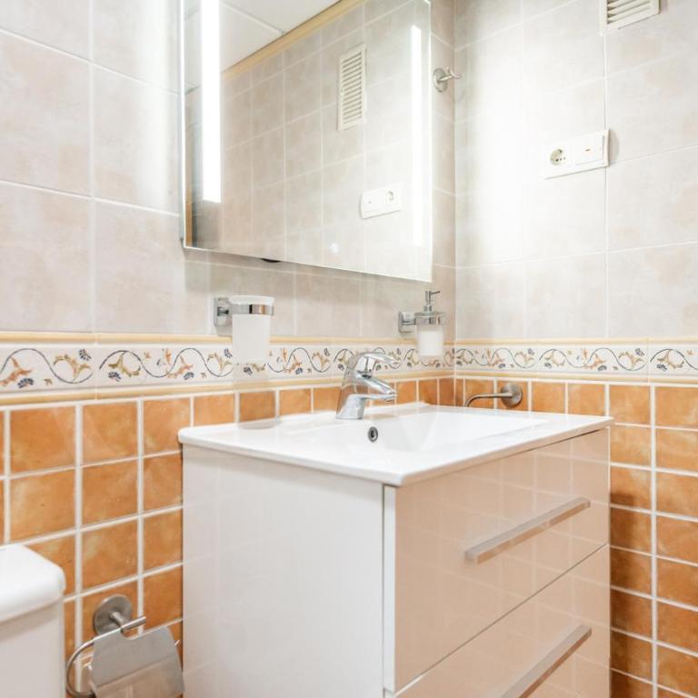 Cozy getaway with pool, close to the beach by REMS - Appartement 2 Chambres - 9