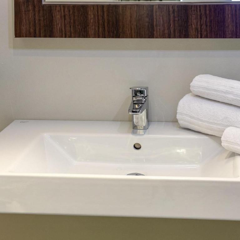 B&B Hotel Genova City Center - Camera Matrimoniale - 6