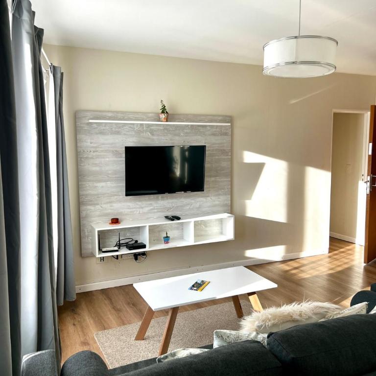 Maravilloso Alojamiento Céntrico - Apartamento de 2 dormitorios - 23