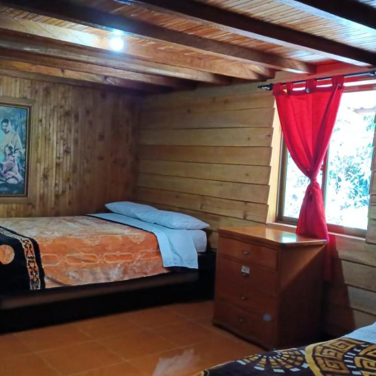 Hotel Cabañas JC - Habitación Familiar con vistas al lago - 5