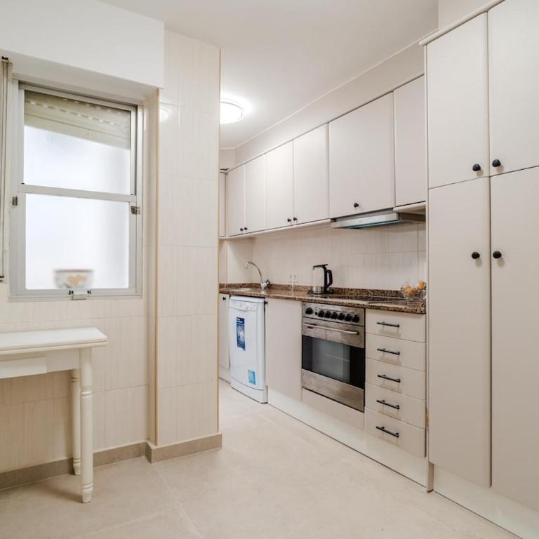 Apartment 50 meters from the beach ideal for relaxation - Apartamento de 3 dormitorios - 2