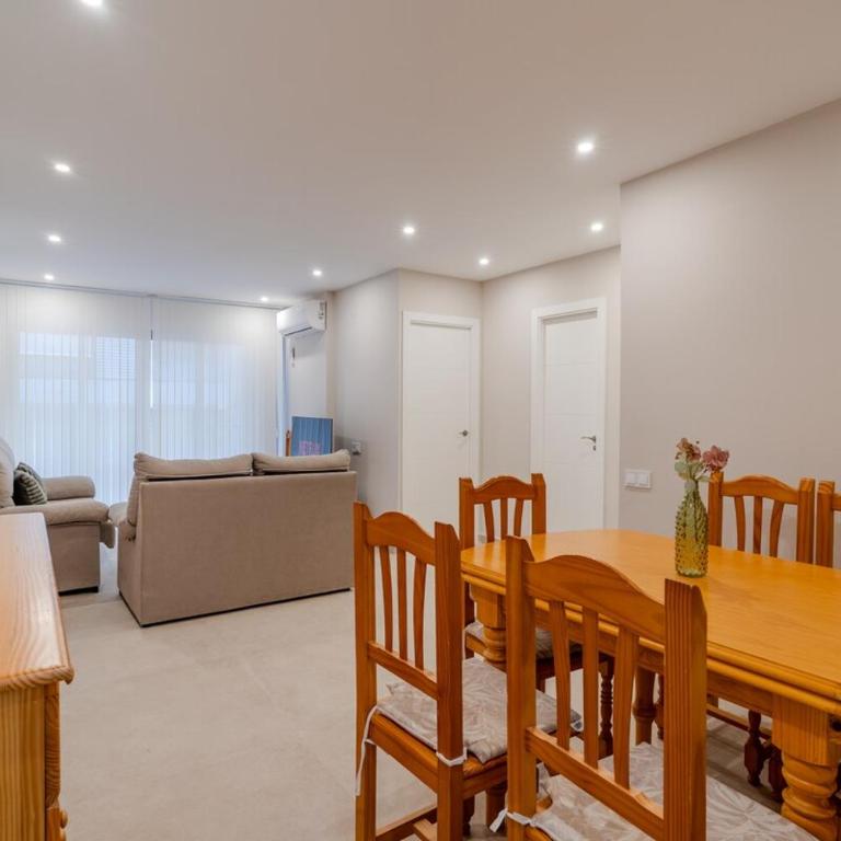Apartment 50 meters from the beach ideal for relaxation - Apartamento de 3 dormitorios - 4