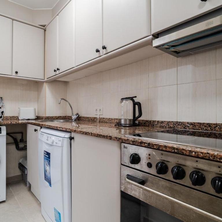 Apartment 50 meters from the beach ideal for relaxation - Apartamento de 3 dormitorios - 14