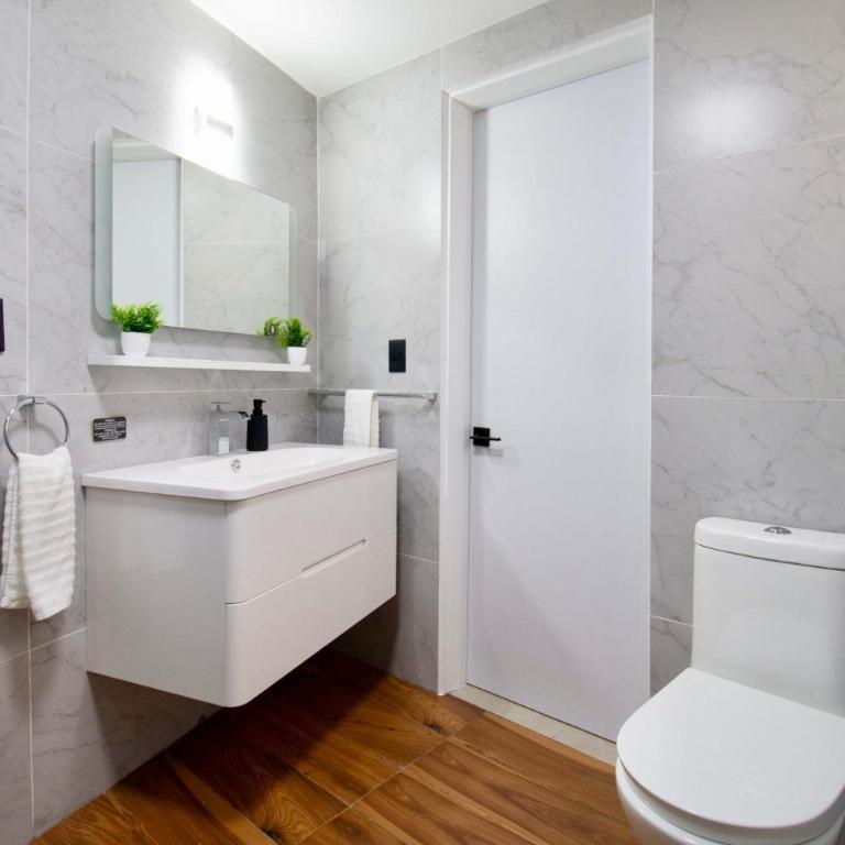 Soleá, Chic Apartment in Nápoles, Steps from WTC - Apartment - 23