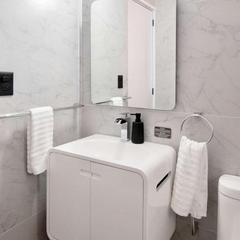 Soleá, Chic Apartment in Nápoles, Steps from WTC - Apartment - 25