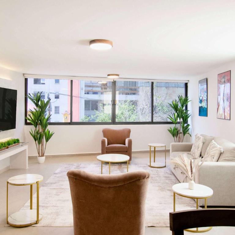 Soleá, Chic Apartment in Nápoles, Steps from WTC - Apartment - 93