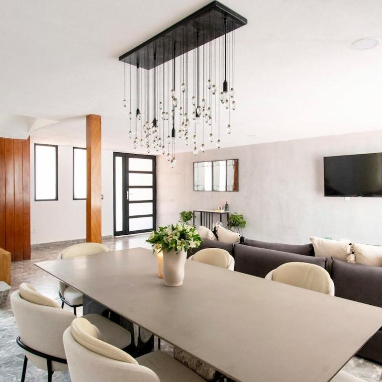 Coyoacán 6 bedroom house, 3 and a half bathrooms, 14 guests - Apartment - 1