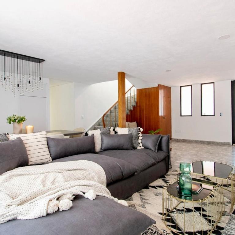 Coyoacán 6 bedroom house, 3 and a half bathrooms, 14 guests - Apartment - 3