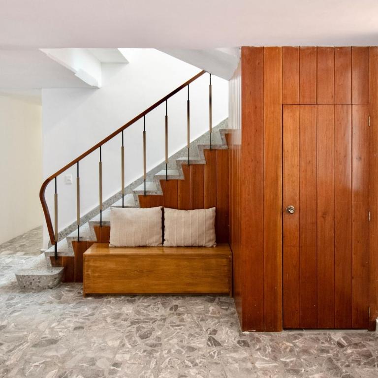Coyoacán 6 bedroom house, 3 and a half bathrooms, 14 guests - Apartment - 79