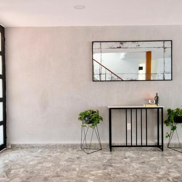 Coyoacán 6 bedroom house, 3 and a half bathrooms, 14 guests - Apartment - 87