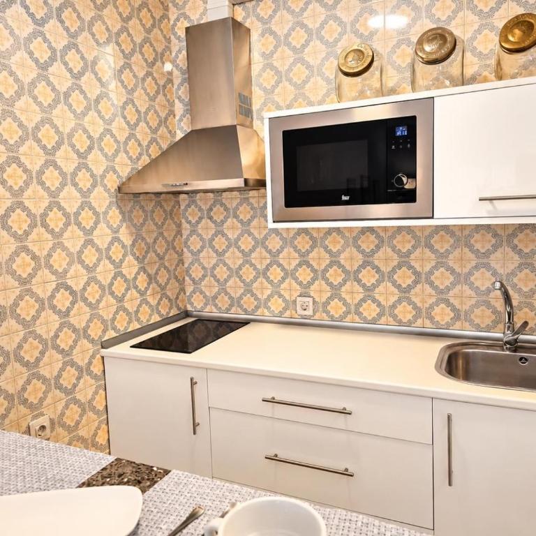 El Médano Sea Breeze by HelloApartments - Apartment - 44