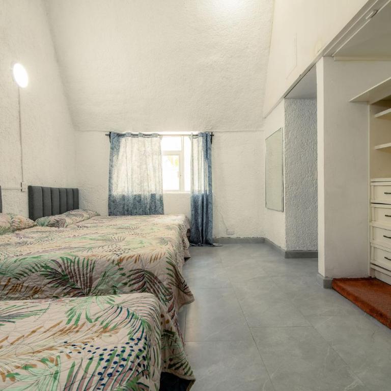 Villa serena para 10 personas con alberca, jardines y playa - Casa de 3 dormitorios - 13