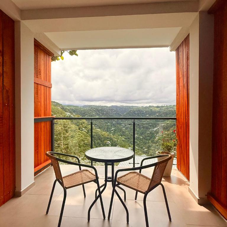 DIL's Forest Suites - Suite con vistas a la piscina - 4
