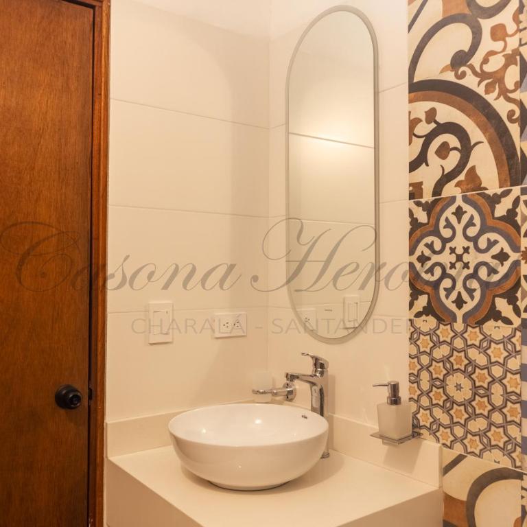 Hotel Casona Heroínas Charalá - Deluxe Room - 4