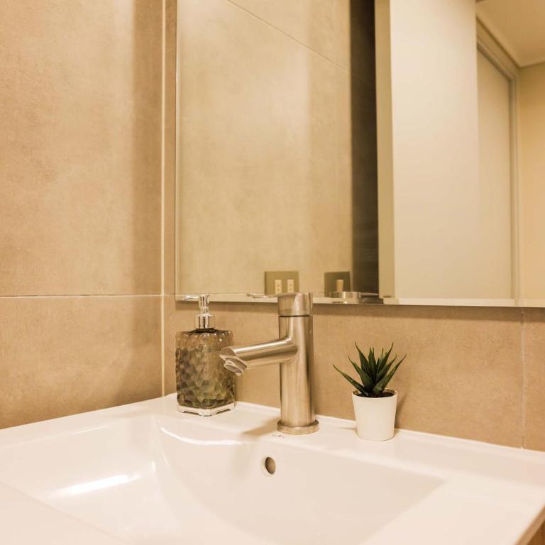 Stylish 2BR in Santiago with Balcony 5 guests - Apartamento - 46