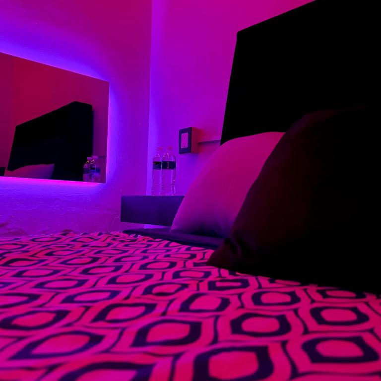 Nude Center Rooms - Double Room with Private Bathroom - 6