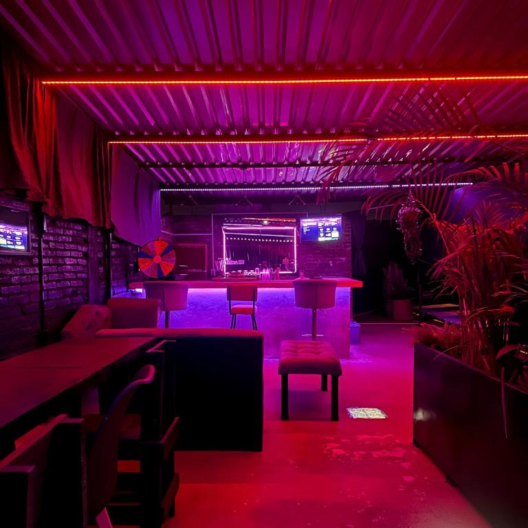 Nude Center Rooms - Double Room with Private Bathroom - 10