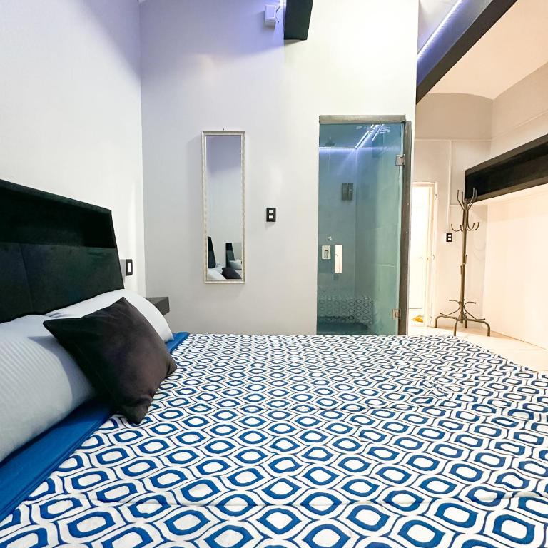 Nude Center Rooms - Double Room with Private Bathroom - 16