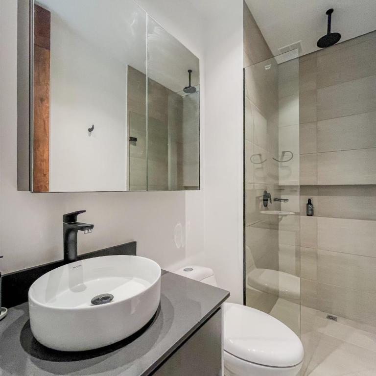 Quarzzo Suites by NOWA - Two-Bedroom Deluxe Apartment with Balcony - 9