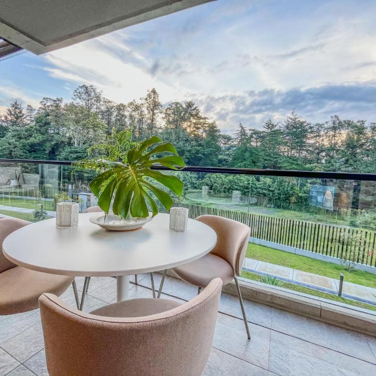 Quarzzo Suites by NOWA - Two-Bedroom Deluxe Apartment with Balcony - 3