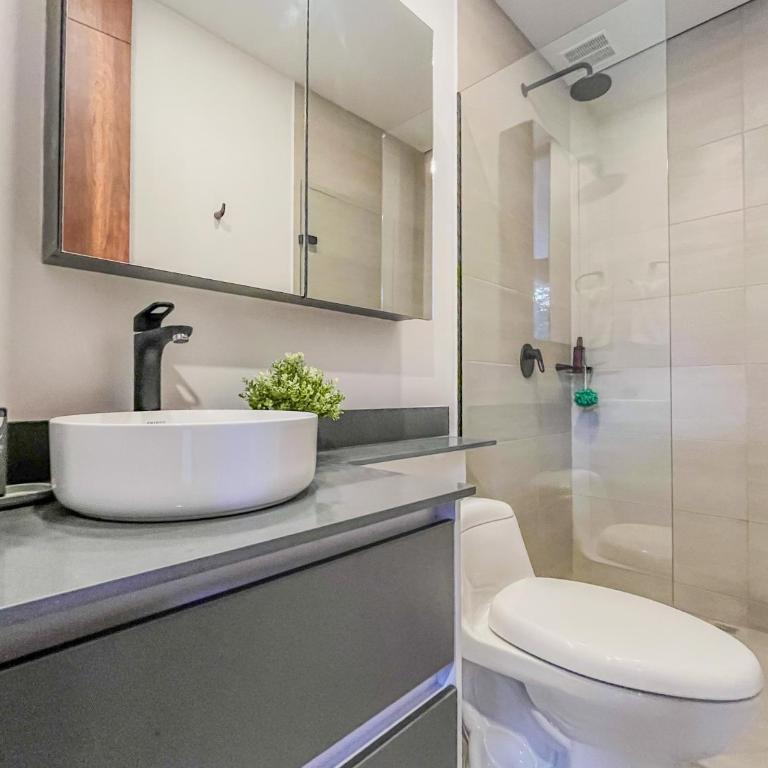 Quarzzo Suites by NOWA - Two-Bedroom Deluxe Apartment with Balcony - 9